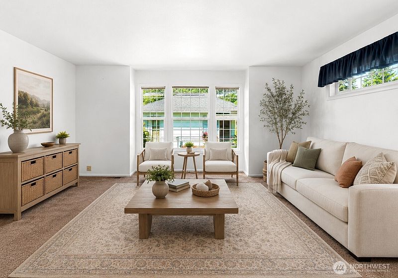 4th image of 710 Perry Avenue