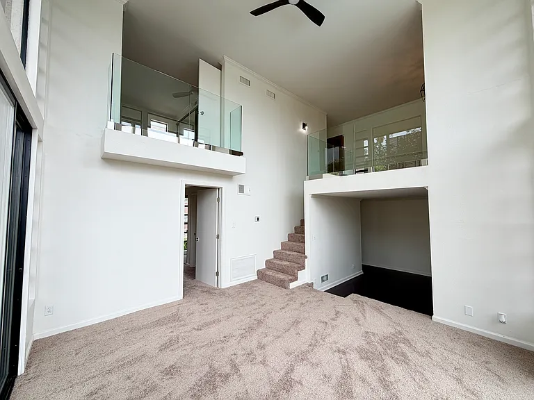 2525 E 19th St #10 — Photo 4