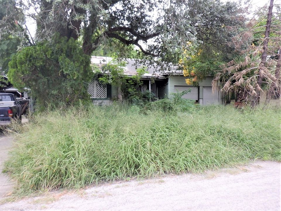 2nd image of 4333 Laura Pl