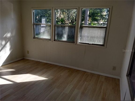4th image of 1411 Venetia St