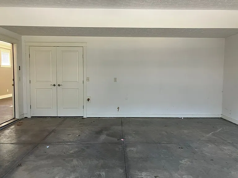 2972 Creekside Ct — Photo 45