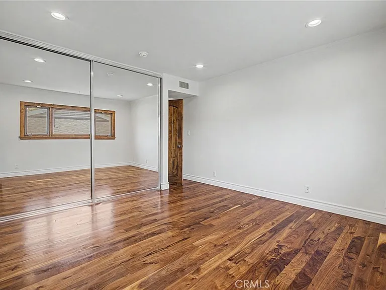 738 N Kenter Ave — Photo 26