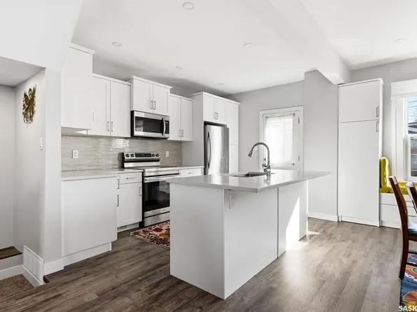 3809 Victoria AVENUE, Regina, SK S4T 1M6
