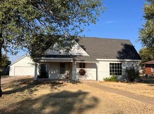 322 S Roland St, Spearman, TX 79081