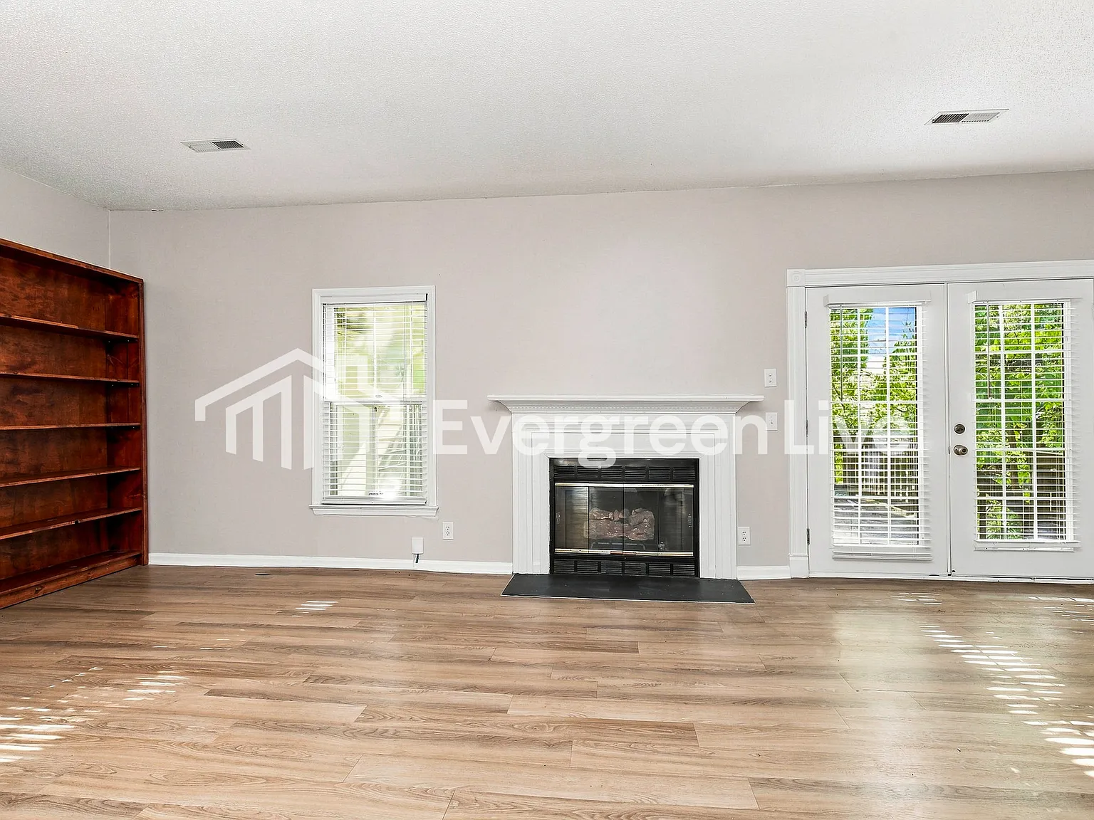 3 bed, 2.5 bath, 1855 sqft, $1,895 — Photo 2