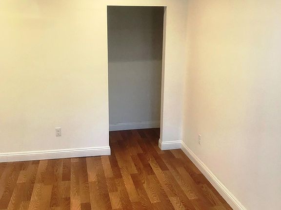 4th image of 1423 Hayworth Ave #C