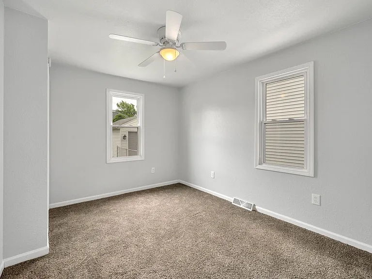 905 Woodsdale Ave — Photo 17