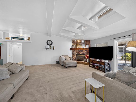 5th image of 900 E Rankin Road #121