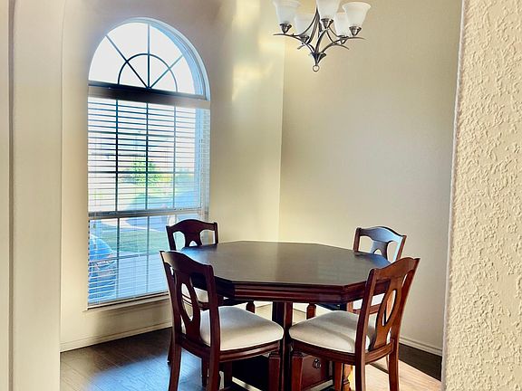 4th image of 7806 Black Willow Ln