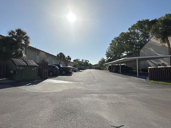 4th image of 2621 Pine Lake Ter