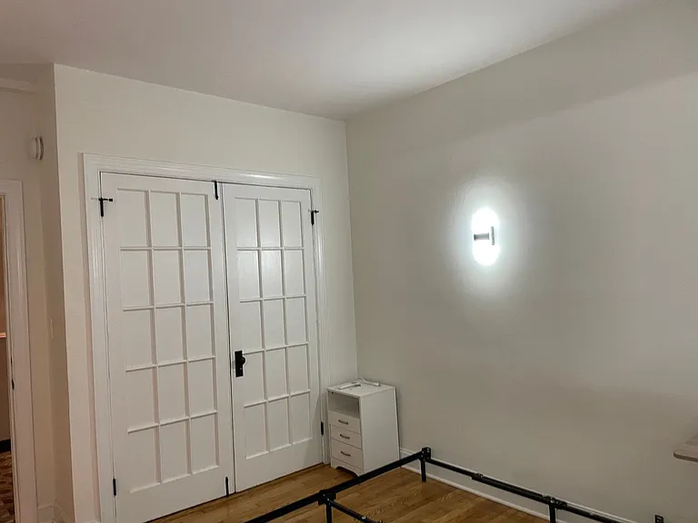 Guilford Apartments — Photo 10