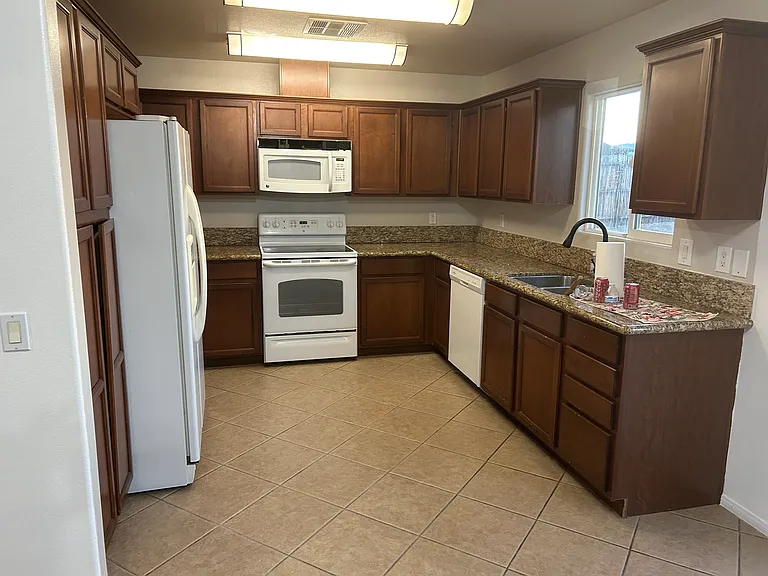 2635 Calico Ave — Photo 6