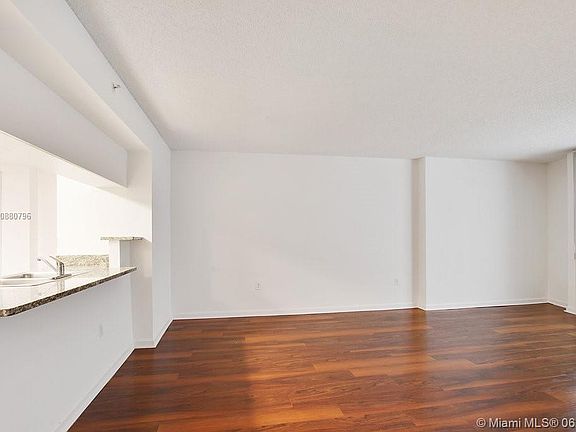 4th image of 1752 N Bayshore Dr #12F