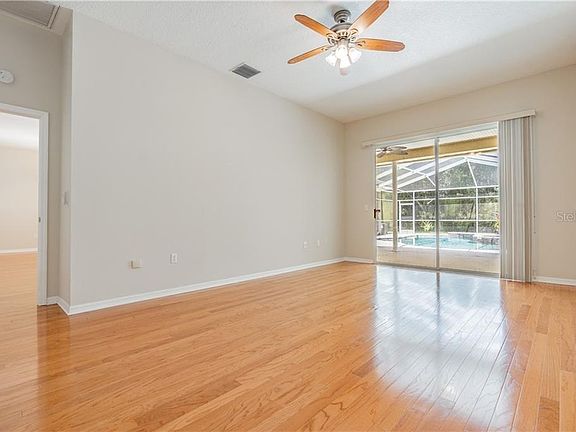 5th image of 1563 E Lake Woodlands Pkwy