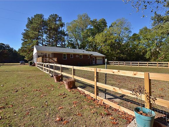 5th image of 84 Cedar Ln