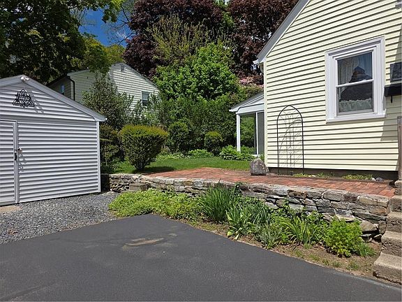 3rd image of 135 Cornell St
