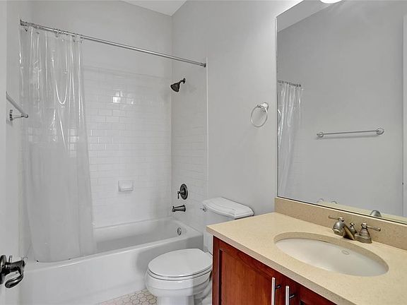4th image of 1345 SW 4th Court