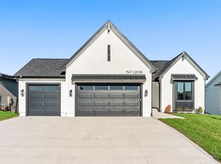 1208 Orchard Hills Dr, Norwalk, IA 50211