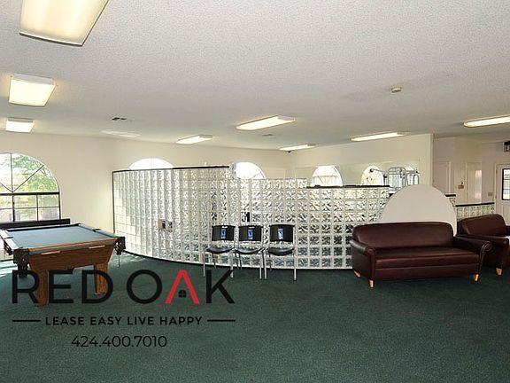 4th image of 6601 1/2 N Victoria Ave #134