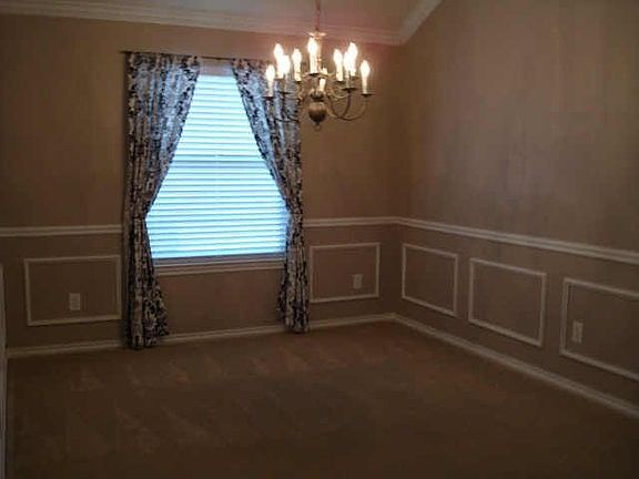 2nd image of 431 Sonoma Dr