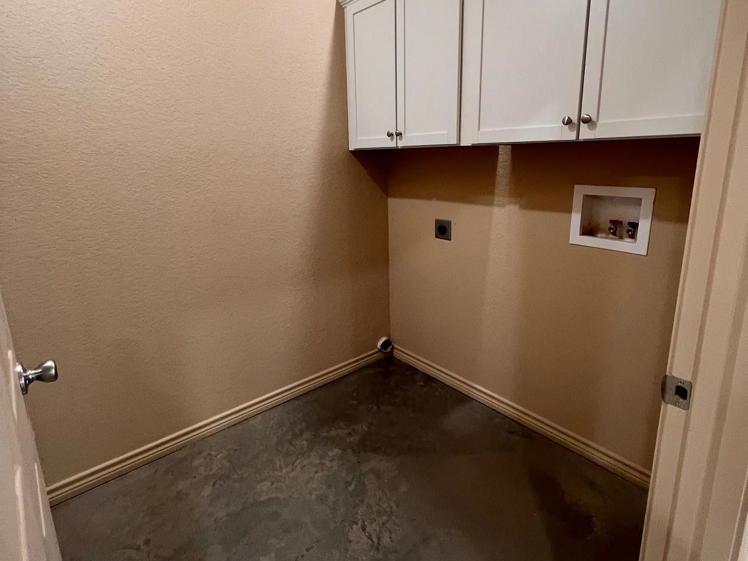 3 bed, 2.0 bath, 1300 sqft, $1,600 — Photo 4