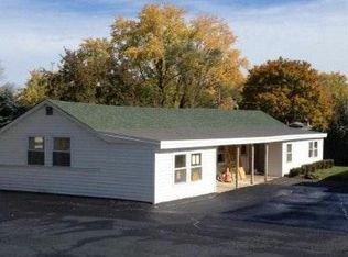 1041 N McAree Rd #W, Waukegan, IL 60085