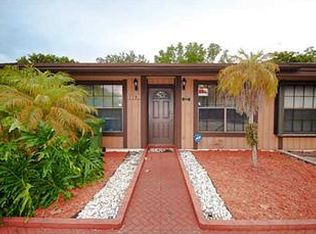 2241 Buttonwood Ave, Pembroke Pines, FL 33026