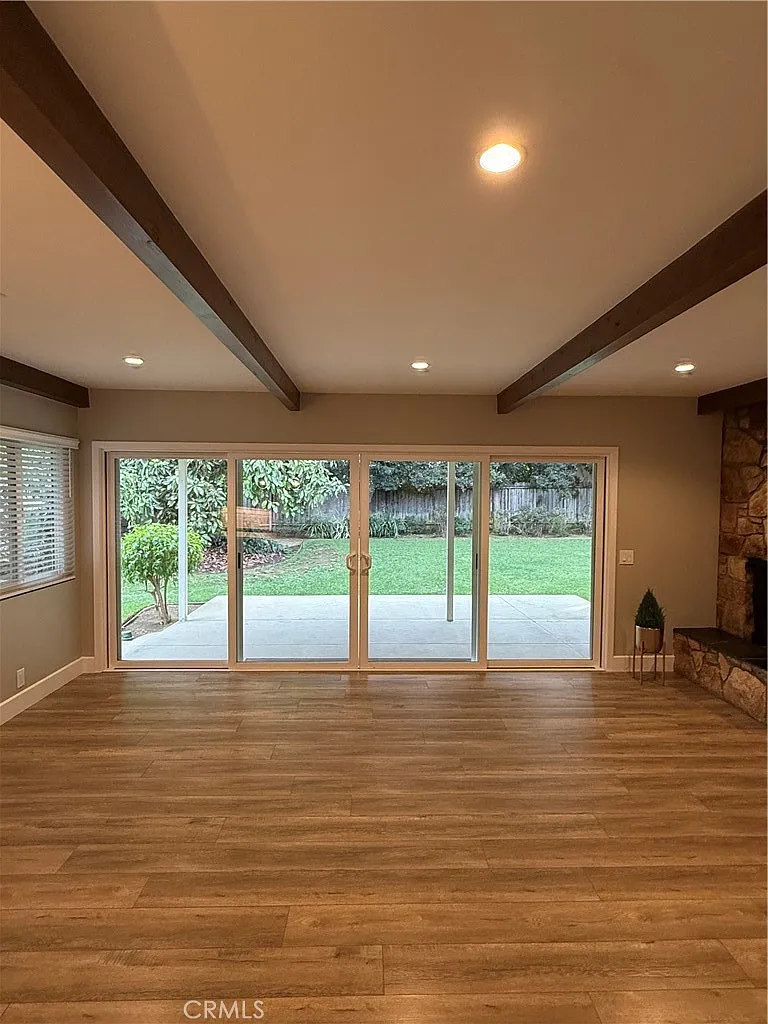 3 bed, 2305 sqft, $6,000 — Photo 3