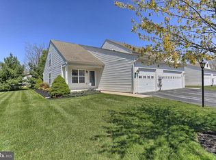 8 Cedarfield Dr, Gettysburg, PA 17325