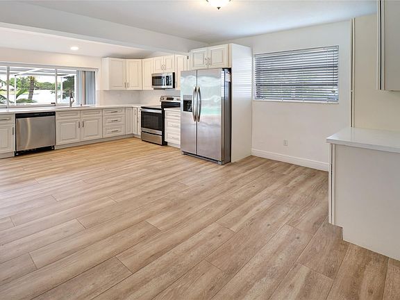 5th image of 14110 Lake Candlewood Court