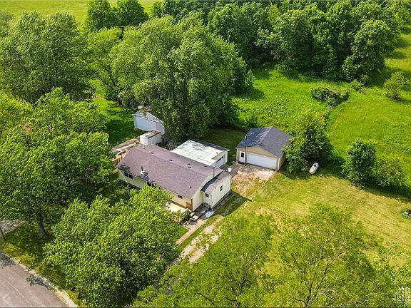 2nd image of 11124 Knoxville Rd