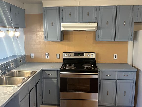 4th image of 7925 Amber Dr