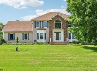 6 Comanche Trl, Vernon, NJ 07462