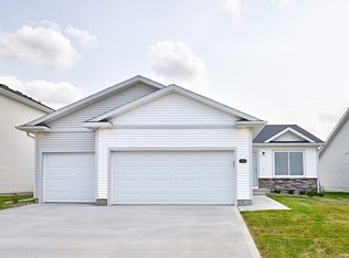 1945 Tuscany Dr SE, Altoona, IA 50009