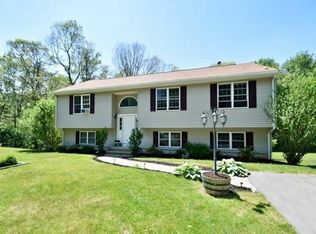 2 Elm St, Douglas, MA 01516
