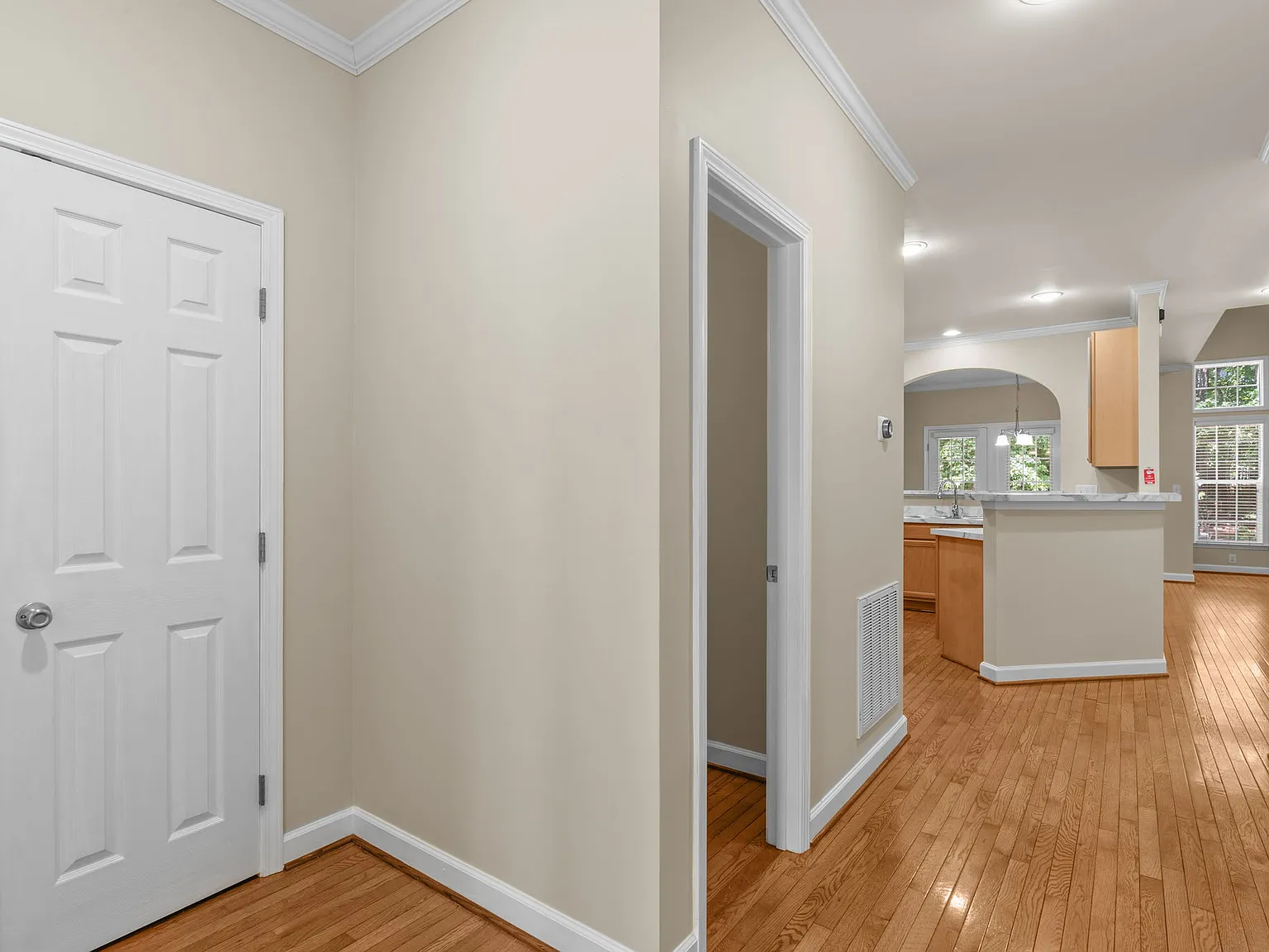 3 bed, 1744 sqft, $1,950 — Photo 4