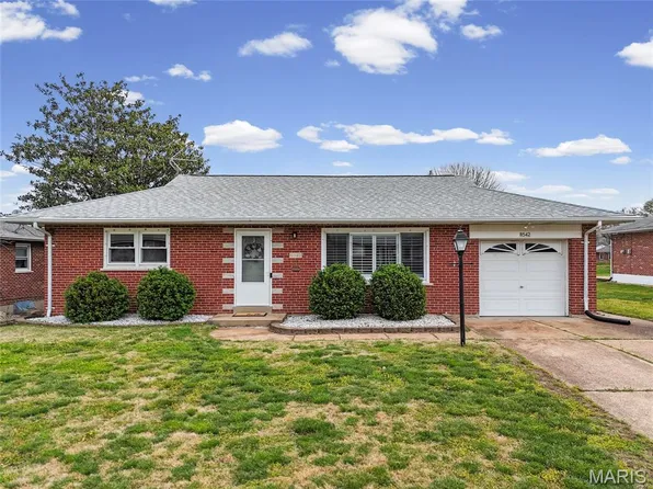8542 Craighill Dr, Saint Louis, MO 63123