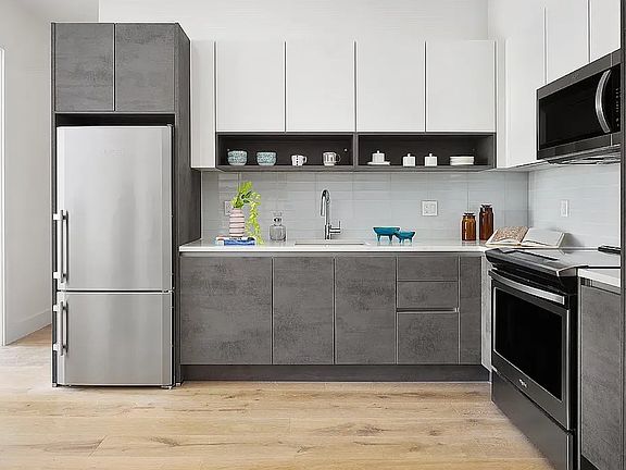 3rd image of 256 Winthrop St #3A