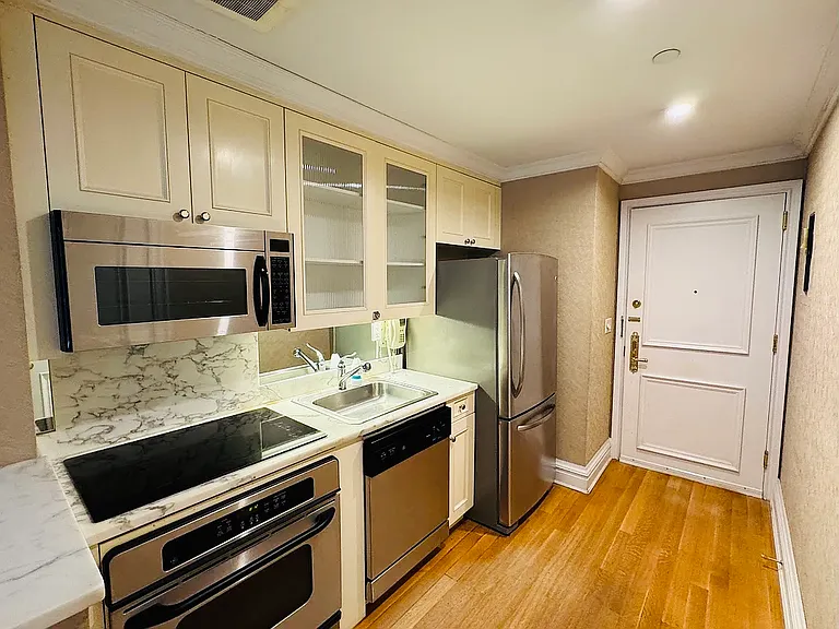 502 Park Ave #14K — Photo 8