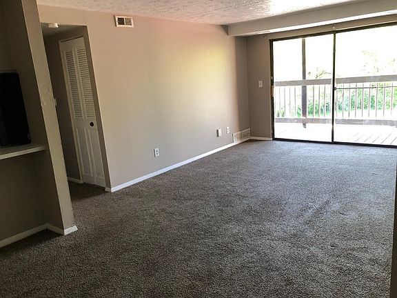 5th image of 2845 Glenaire Dr