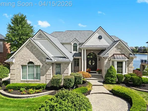 49265 Parkshore Ct, Northville, MI 48168