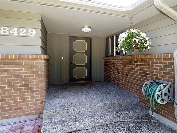 3rd image of 18429 W Lake Desire Dr SE
