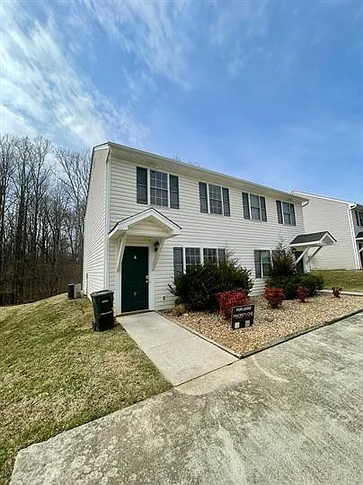 125 Primrose Ln #B