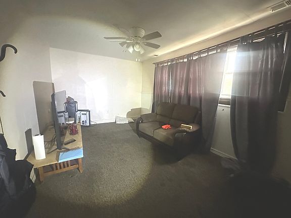 3rd image of 1811 W Grand Ave