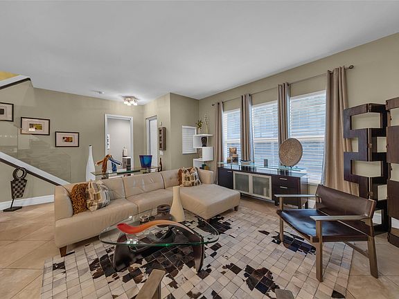 4th image of 2601 NE 14th Avenue #112