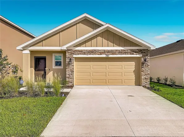2387 Bender Dr, Zephyrhills, FL 33541