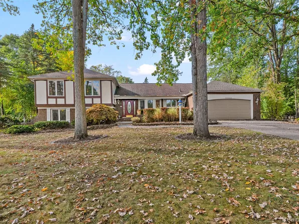 35330 Lancashire Ct, Livonia, MI 48152