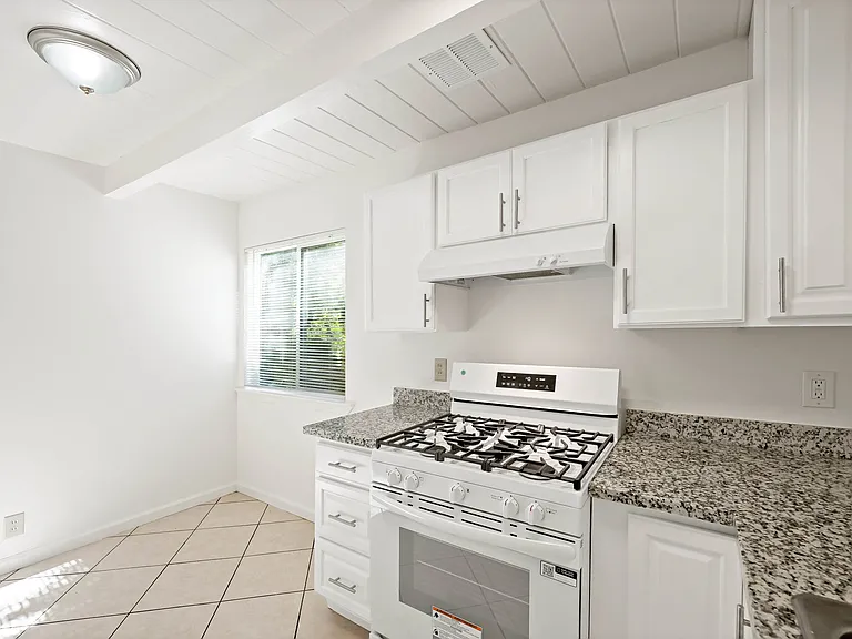 651 S 29th St #645 — Photo 7