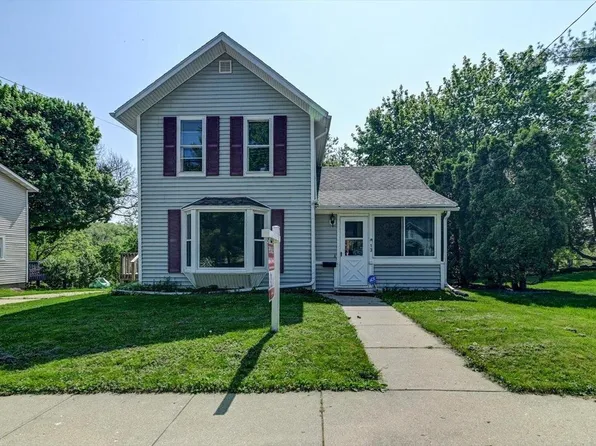 13 Broadway Street, Edgerton, WI 53534