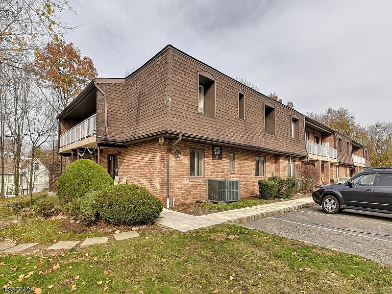 1st image of 221 Ringwood Ave #0A1